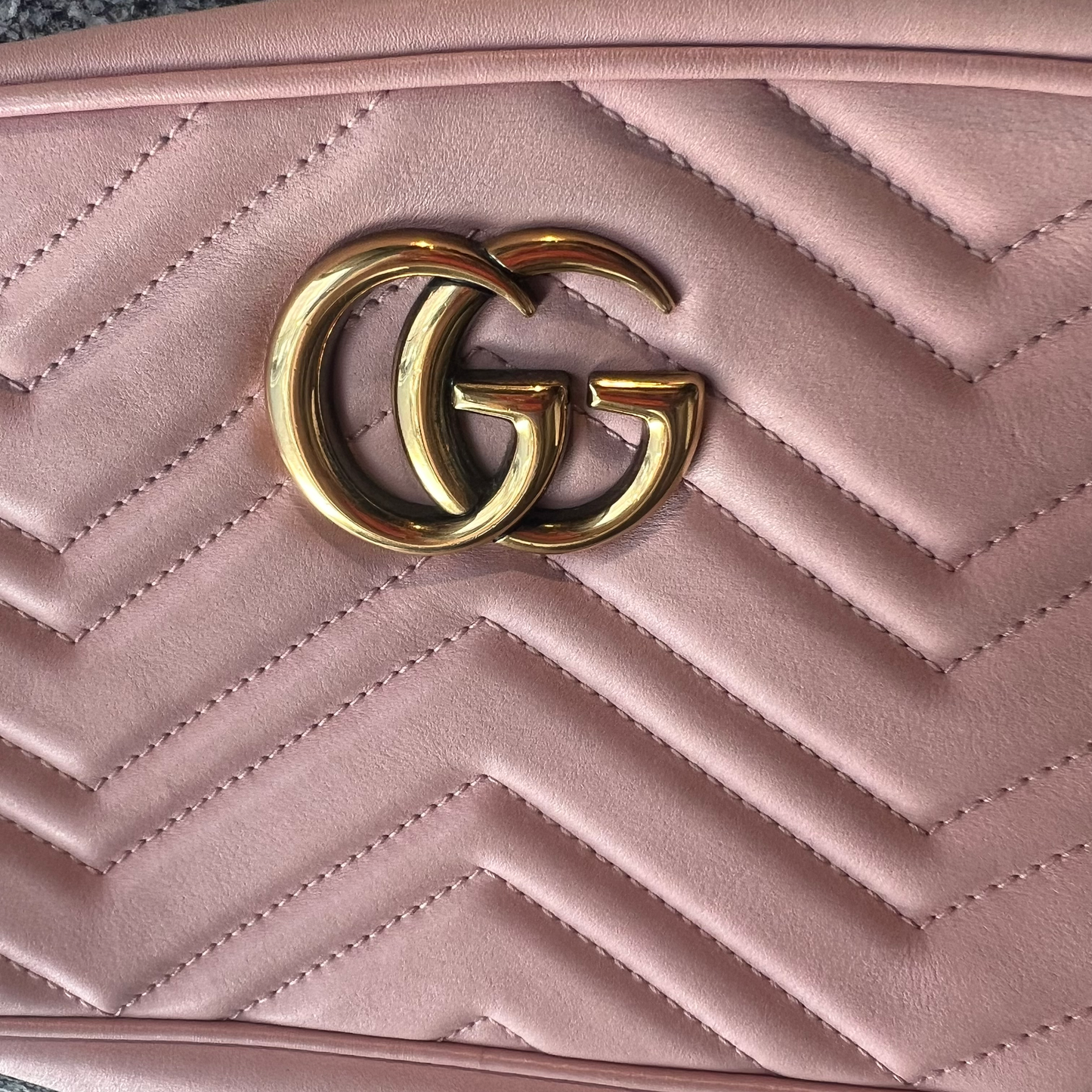 グッチ GGマーモント チェーンショルダーバッグ