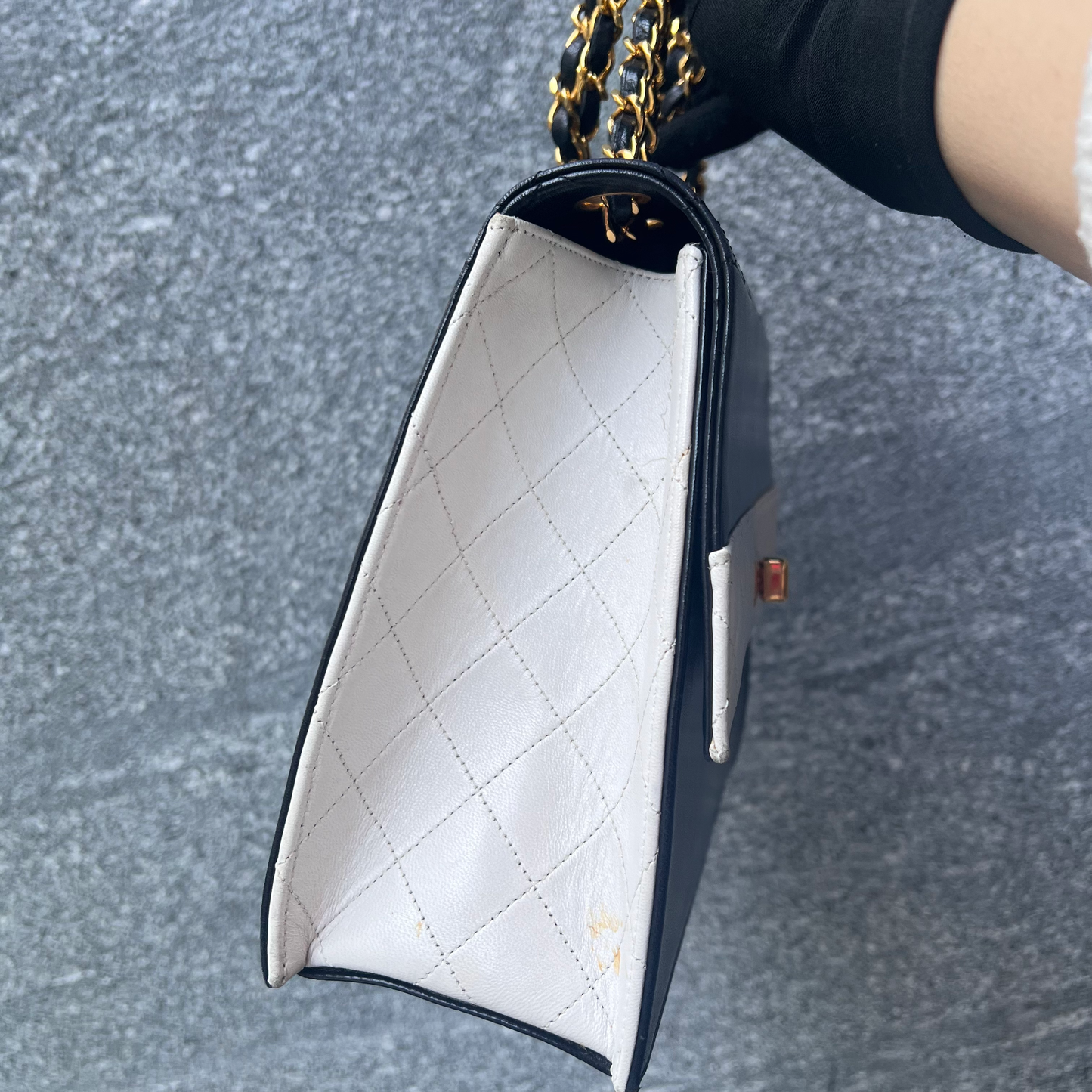 シャネルハンドバッグ