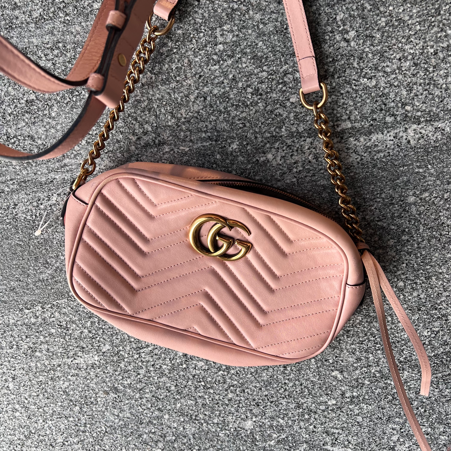 グッチ GGマーモント チェーンショルダーバッグ