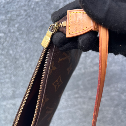 ルイヴィトンポシェットアクセソワール モノグラム ハンドバッグ